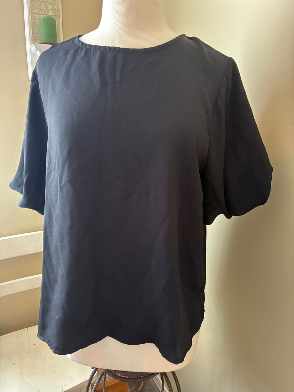 Vince Camuto Black Short Sleeve Crewneck Blouse